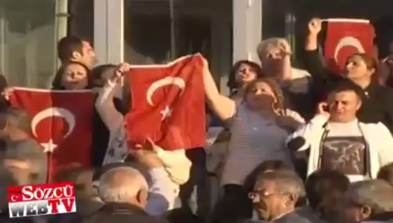 Kararı böyle protesto ettiler