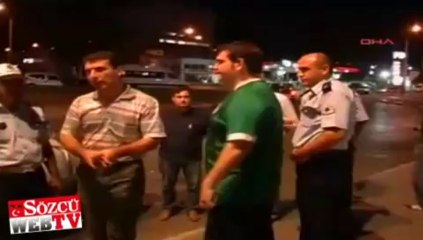 Kokoreç yiyerek izlediler