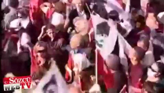 Önlerine gelene biber gazı sıktılar