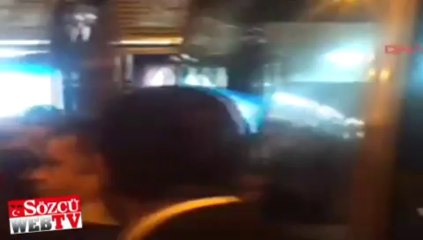 Metrobüs gelmeyince yol kestiler