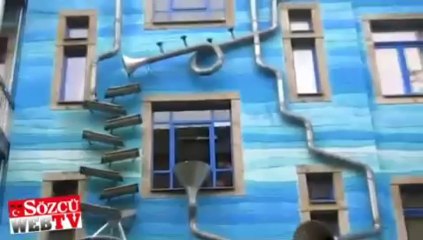 Yağmurda orkestraya dönüşen ev