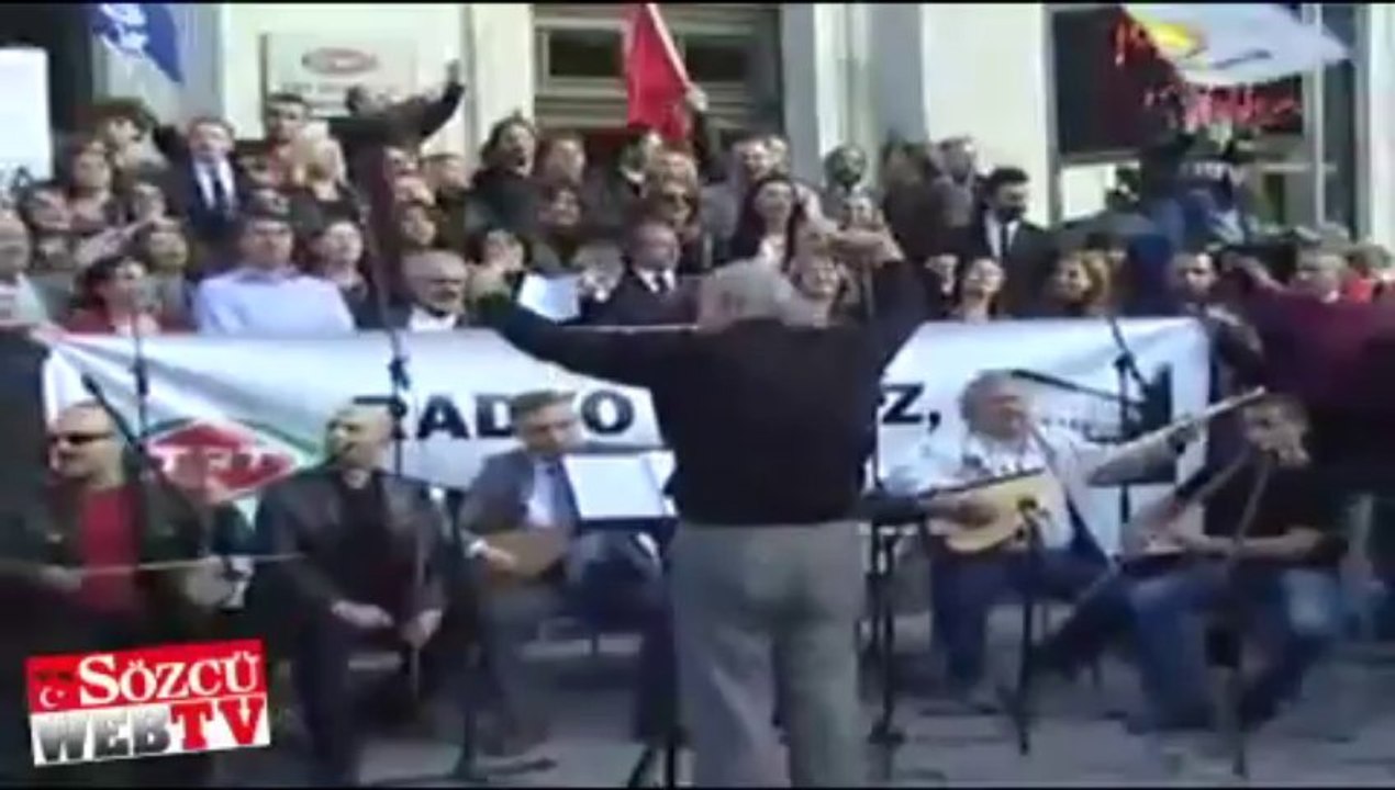 TRT çalışanlarından sazlı sözlü eylem