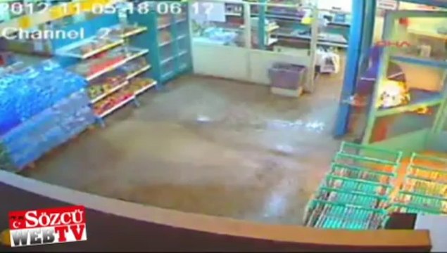 PKK yandaşlarından markete molotoflu saldırı