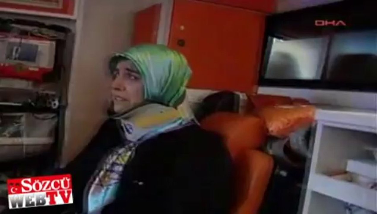 Minibüs alışveriş yapan kadınlara böyle çarptı