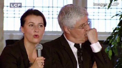 Pour Cécile Duflot, Valls est allé "au-delà de ce qui met en danger le pacte républicain"