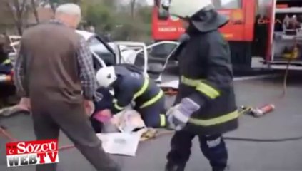 İtfaiye erinin kadını yaşama döndürmeye çalıştığı anlar