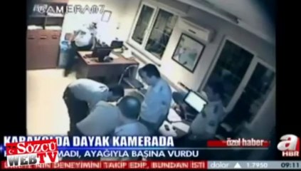 7 polis bir adamı böyle dövdü