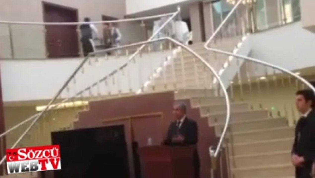 Bülent Arınç İstiklal Marşı’na taktı!