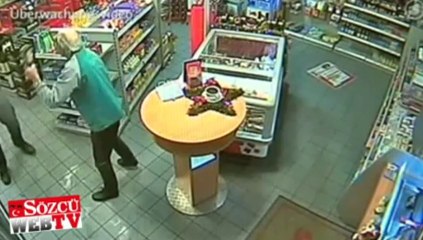 64 yaşındaki kasiyerin eski komando olduğunu bilseydi…