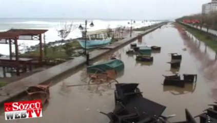 Rize’de kuvvetli fırtına