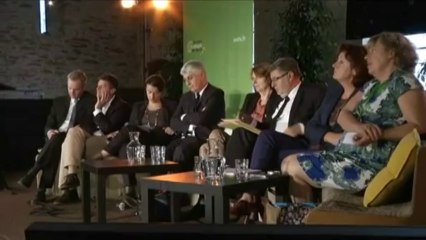 Duflot attaque Valls sur les Roms et interpelle le président de la République