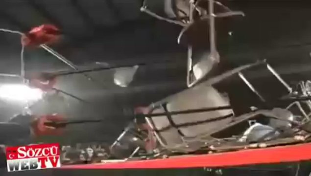 Seyircilerden güreşçiye ‘sandalyeli’ tepki