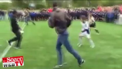 Çocuklarla dalga geçti!