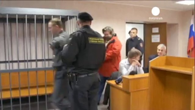 Greenpeace activists remanded in custody in Russia