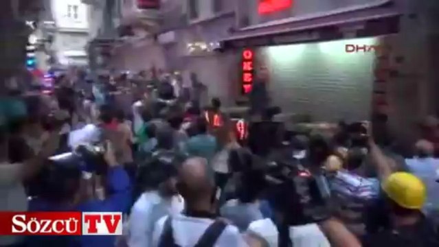 Taksim’de esnaf eylemci gerginliği