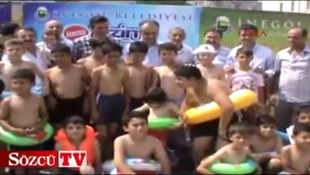 Okul bahçesine portatif havuz