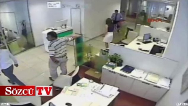 Bankada dehşet anları kamerada!