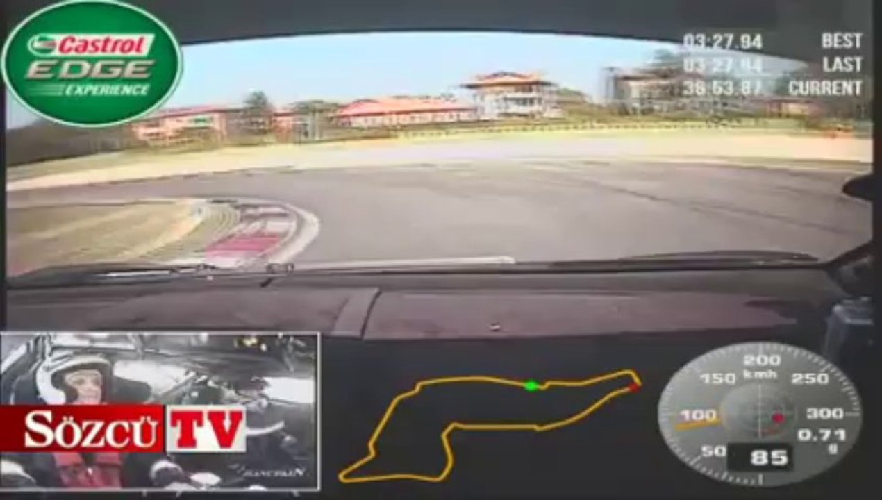 Vites değiştirdiğinde başınızdaki kask koltuğa çarpıyor