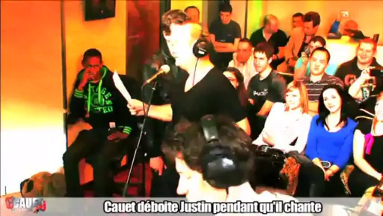 Cauet déboite Justin pendant qu'il chante - C'Cauet sur NRJ