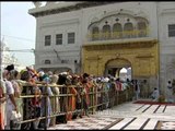 Sikhs pay obeisance at Golden Temple