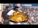 Detroit Tigers' Prince Fielder chows down on fan's nachos during game