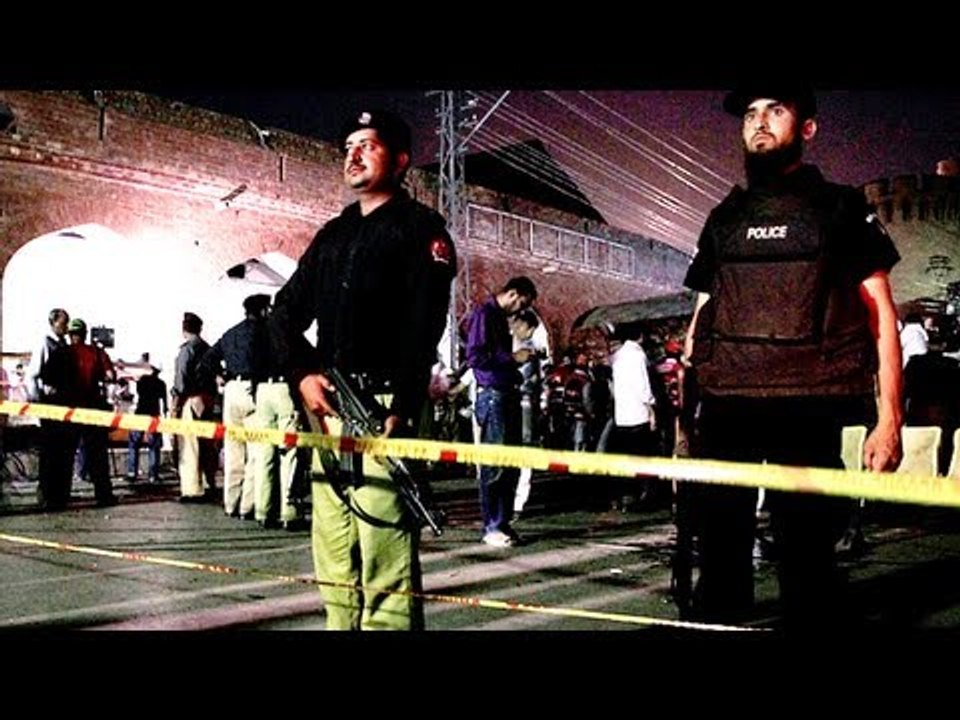 Two dead in Pakistan train station blast