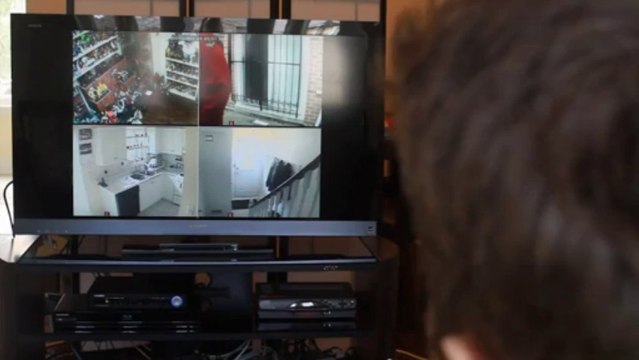 Lorex 8-Channel Video Security DVR with 4 Digital Wireless Security Cameras Paper Thief