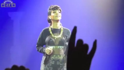 Rihanna BOOED on Stage After Coming Late