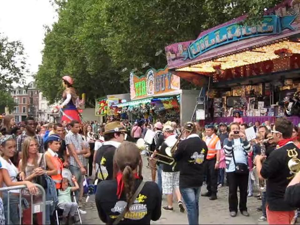 Fête en Outremeuse - Liège (Belgique) - Géante la Belle Hélène de Steenvoorde