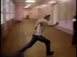 Gros FAIL : un Backflip à l'aide du mur bien raté...