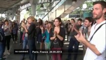 French metro turns into a lunch-time disco - no comment