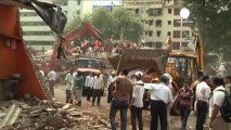 Decenas de víctimas en el derrumbe de un edificio en Bombay