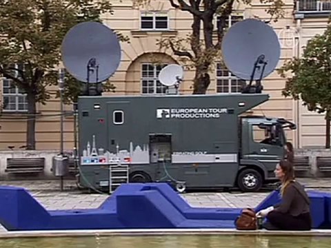 Художник написал картину в команде с роботами