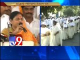 Cong divides A.P fearing election loss - YS Vijayalakshmi
