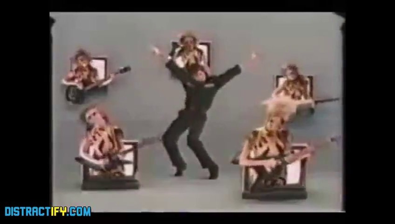 Des pubs japonaise ridicules avec des star US : Nicolas Cage, Bruce Willis, Arnold Schwarzenegger...