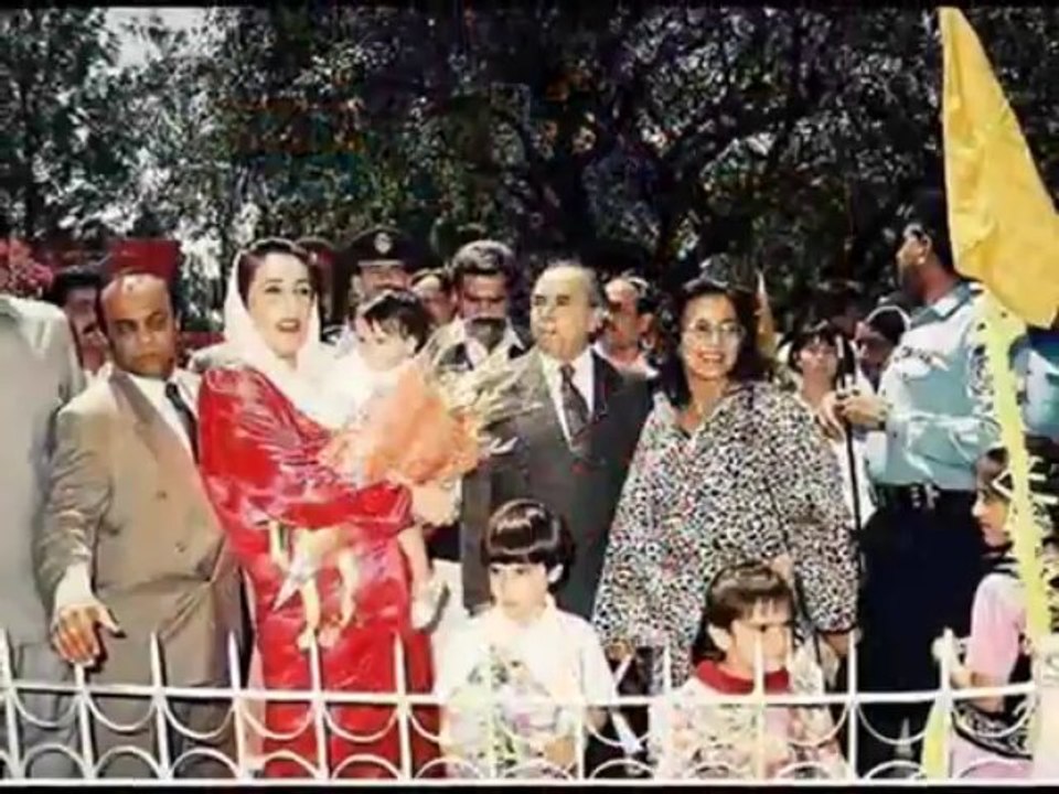 benazir bhutto with her children-----we will remember you