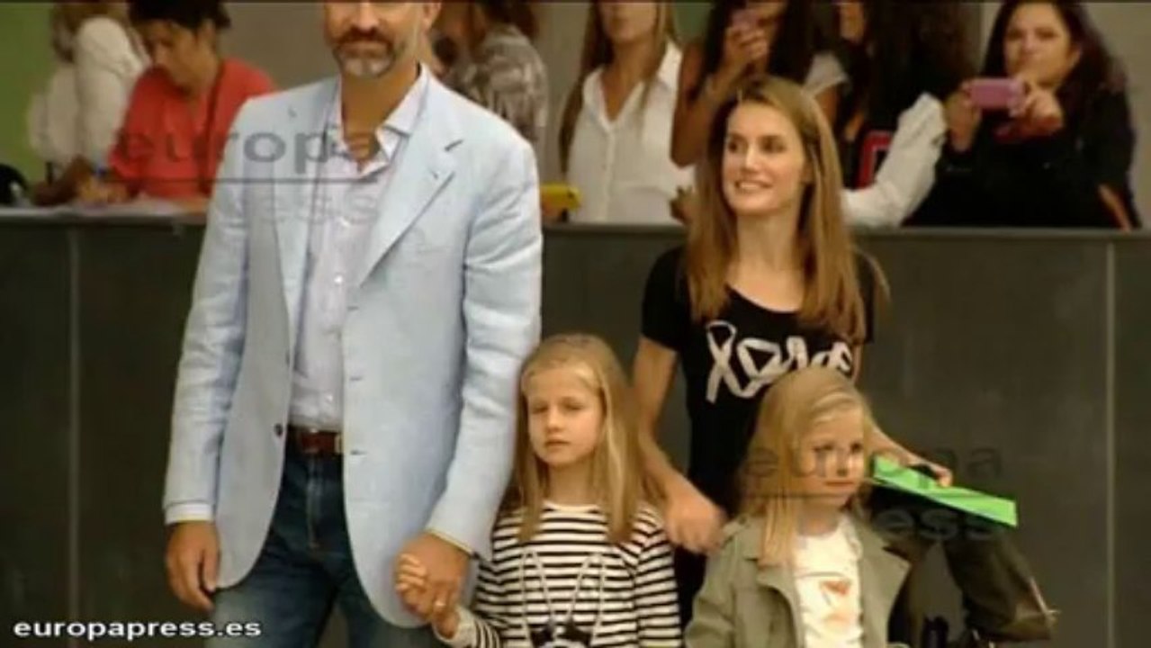 El Rey recibe la visita de Rajoy y los Príncipes