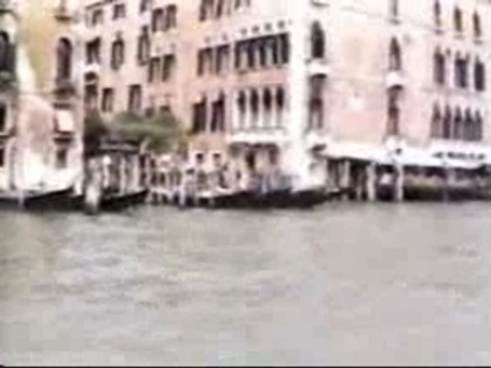 Ramones Go To Italy