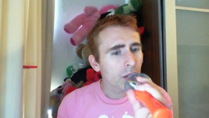 Wiwi égratigne "sans en avoir l'air" d'Elodie Frégé