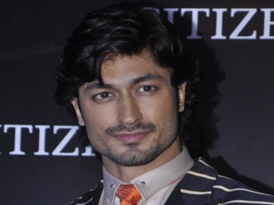 Exclusive Vidyut Jamwal Talks About Rajkumar Santoshi