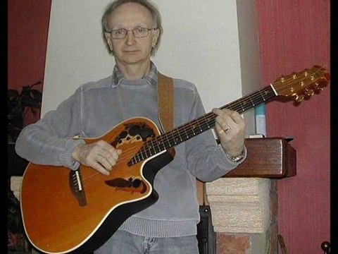 LES FEUX DE PARIS ( Jean Ferrat ) interprétée par Francis le frère d' une amie Facebook..!