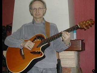 LES FEUX DE PARIS ( Jean Ferrat ) interprétée par Francis le frère d' une amie Facebook..!