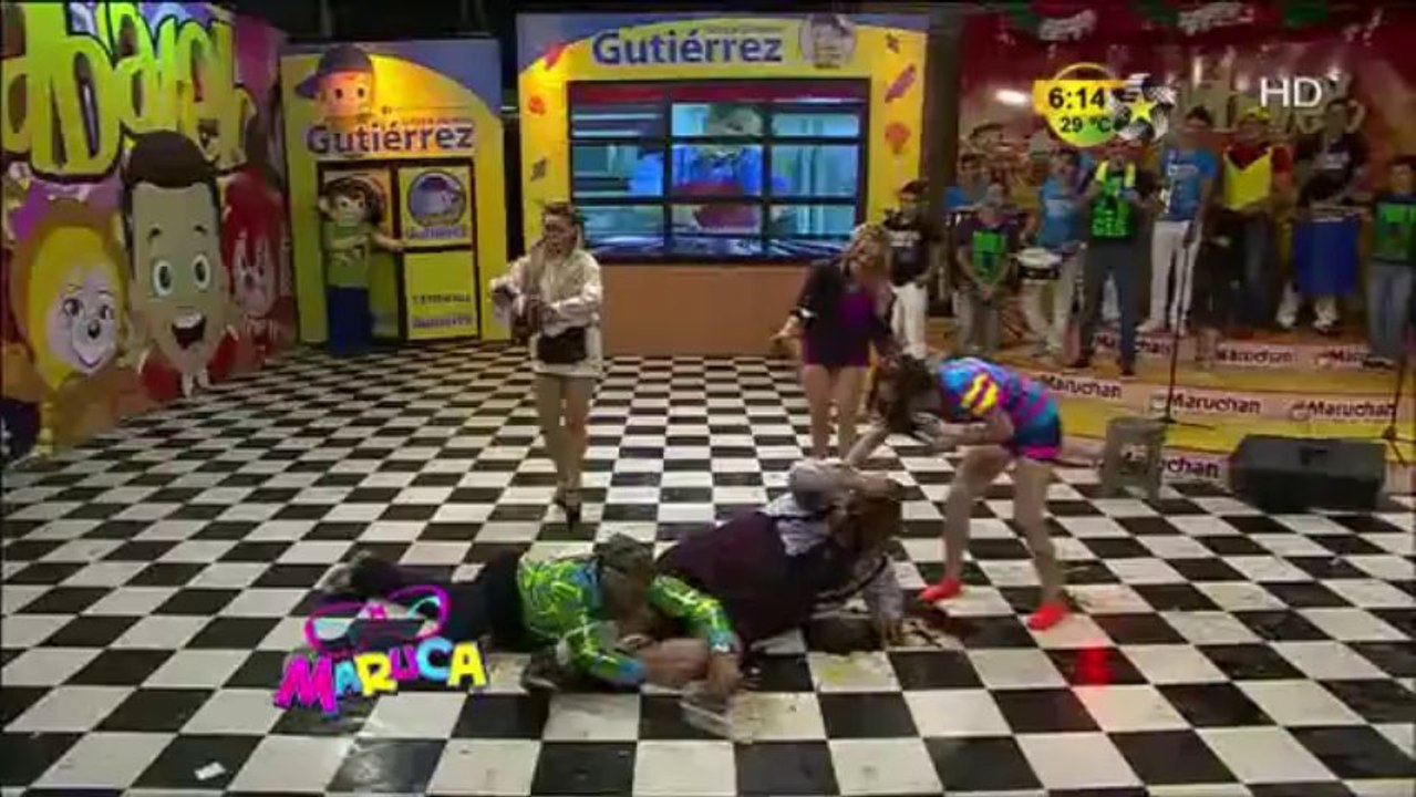 Marquitos se resbala