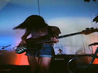 DYSTANS - NIE WARTO KOCHAĆ