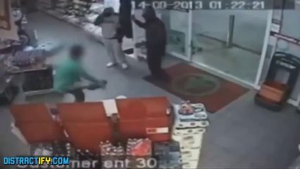 4 people getting a great taste of Justice.. Hit by shoes or expelled out of shops!!