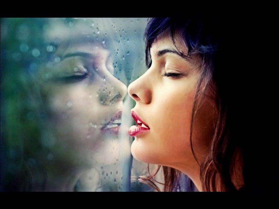 Saaf Sunaie deti Hai ik Dard bhari Aawaz Mujhe