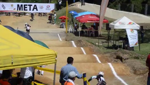 Elite Damas. Mariana Pajon Pereira dia 1 10 valida nacional bmx 2146