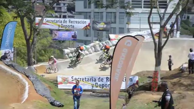 Elites Pereira dia 1 10 valida nacional bmx 2224