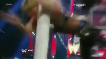 WWE Raw 1st October 2012 - Eve (c) vs.Beth Phoenix