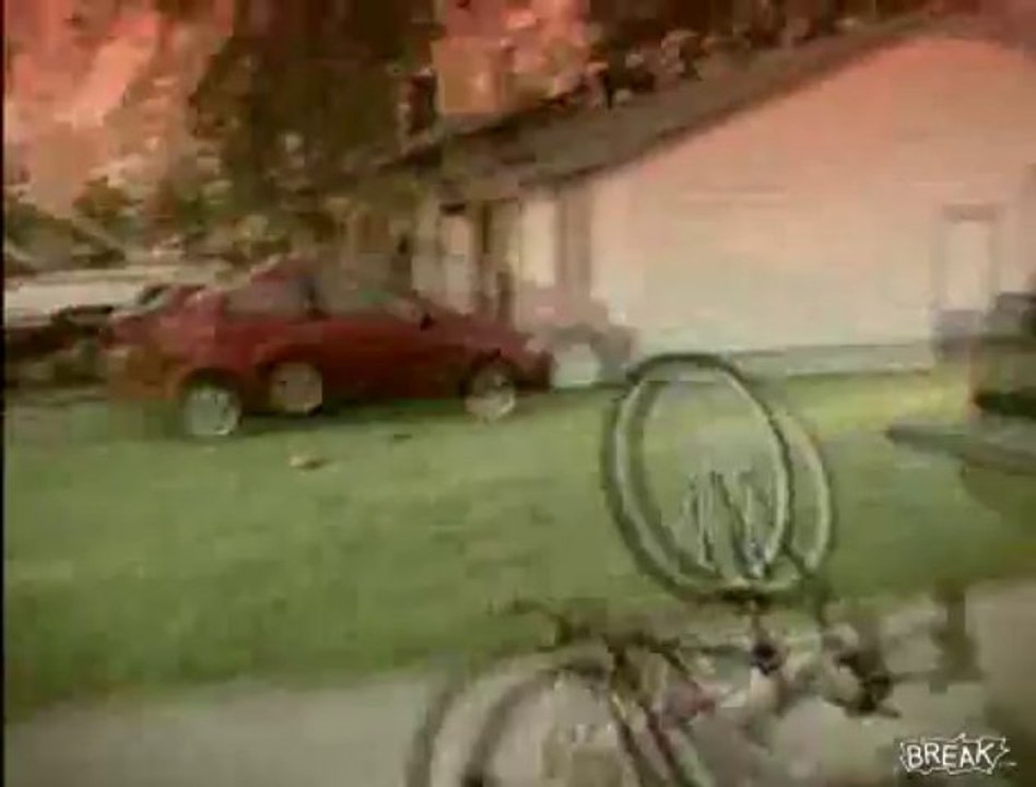 Kid Suffers Faceplant and Screams
